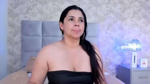 Snapshot of elizabeth_colleman chatting on December 2024 02:22:02 AM Elizabeth online show from December 2024 02:22:02 AM