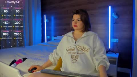 Elizabeth online show from September 2025 11:43:01 PM