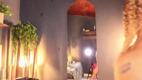 ELIZABETH online show from November 2025 09:38:02 PM