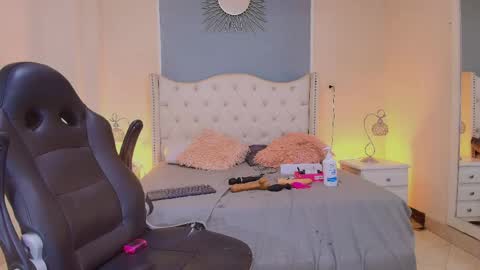 Snapshot of elizabeth_santos1 chatting on May 2026 10:12:02 AM Elizabeth online show from May 2026 10:12:02 AM