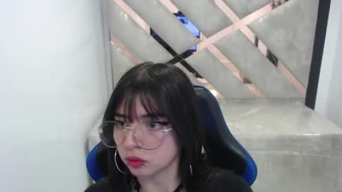 Snapshot of elizabeth_t_ chatting on February 2026 12:54:01 PM Elizabeth online show from February 2026 12:54:01 PM