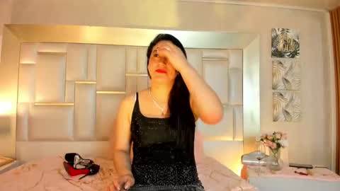 elizabth online show from November 2025 10:45:02 PM