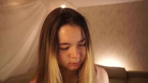 Elizabeth online show from October 2025 06:18:01 PM