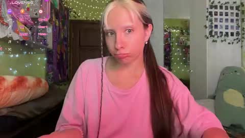 Snapshot of elizabethh_brown chatting on August 2026 03:47:02 PM elizabethh_brown online show from August 2026 03:47:02 PM