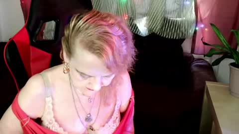 Snapshot of elizabethmonro chatting on June 2026 04:44:01 PM Hellomy name is Liset Monroe online show from June 2026 04:44:01 PM