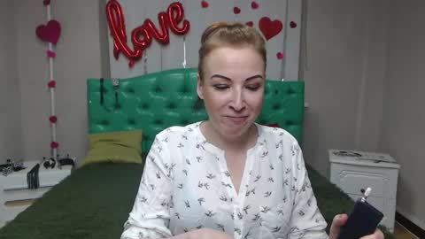 Snapshot of elizabethsho chatting on May 2026 06:15:02 PM ElizabethSho online show from May 2026 06:15:02 PM