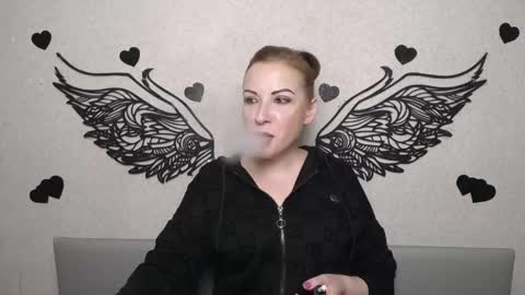 Snapshot of elizabethsho chatting on May 2026 05:45:02 PM ElizabethSho online show from May 2026 05:45:02 PM