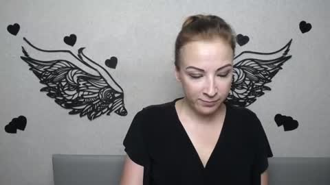 Snapshot of elizabethsho chatting on July 2026 05:19:02 PM ElizabethSho online show from July 2026 05:19:02 PM