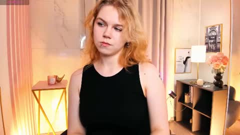Snapshot of elizabethvane chatting on June 2026 06:35:01 AM Elizabeth online show from June 2026 06:35:01 AM