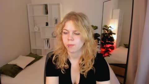 Snapshot of elizabethvane chatting on June 2026 05:23:02 AM Elizabeth online show from June 2026 05:23:02 AM