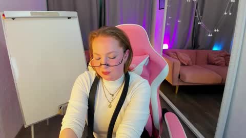 Lizzy online show from November 2025 11:40:02 AM