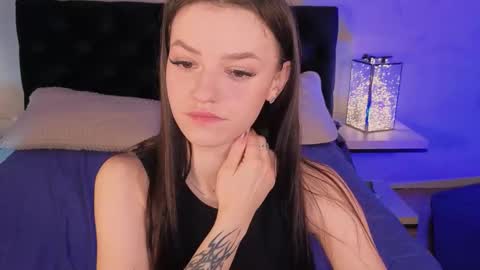 elizzza_ online show from March 2026 05:25:02 AM