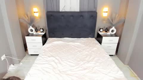 Ella online show from December 2024 09:15:02 PM