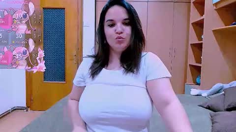 Ella  online show from October 2025 07:34:02 PM