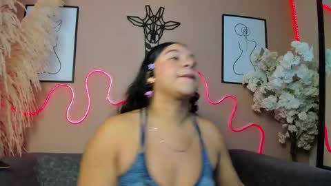 Snapshot of ella_evans_ chatting on November 2025 12:16:02 PM Ella online show from November 2025 12:16:02 PM