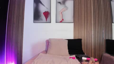 Snapshot of ella_rouse1 chatting on January 2026 05:27:02 PM ella rouse online show from January 2026 05:27:02 PM