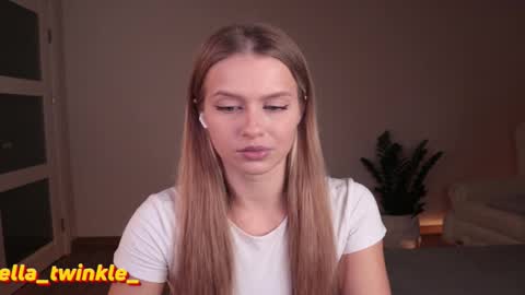 Ella online show from October 2025 05:35:02 PM