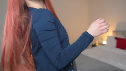 Ella online show from April 2026 06:56:01 PM