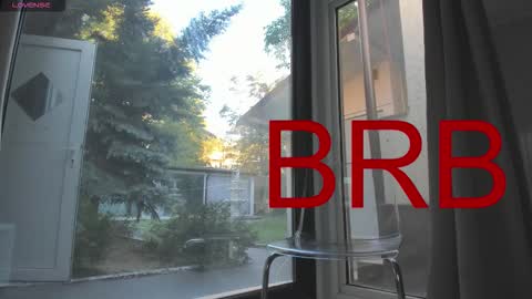 ella_vee online show from September 2025 04:47:01 AM