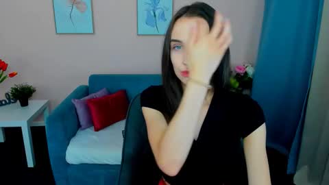 Snapshot of ellaasteele chatting on September 2025 01:25:02 PM ellaasteele online show from September 2025 01:25:02 PM