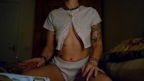 ellababy94 online show from November 2025 01:15:01 AM