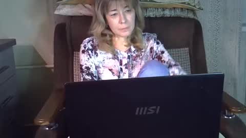 ellajohnsonx online show from November 2025 06:19:02 PM