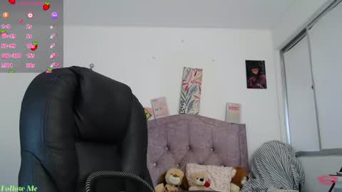 Snapshot of ellajonz chatting on June 2026 10:18:02 PM Ella Amoneth online show from June 2026 10:18:02 PM