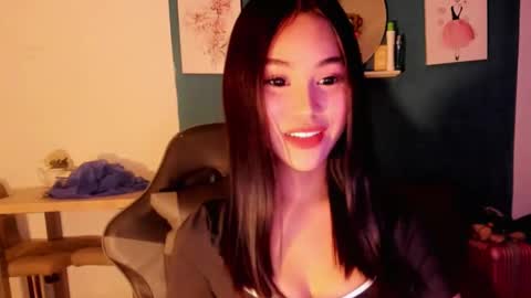 ella online show from March 2025 07:15:02 PM