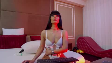 ellalux online show from May 2026 04:31:02 AM