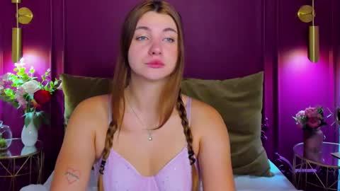 Snapshot of ellamaison chatting on October 2025 05:17:02 AM Ella online show from October 2025 05:17:02 AM