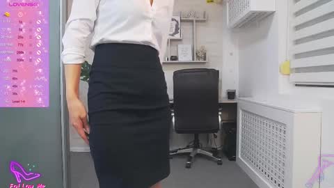            online show from February 2025 02:12:01 PM