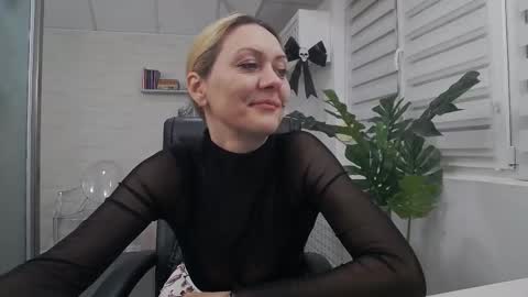            online show from October 2025 04:40:02 PM