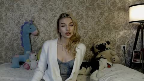 ellamilla online show from November 2025 10:58:01 AM