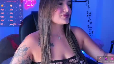 ellarosee_ online show from April 2026 06:27:01 PM