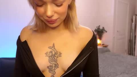 Ella online show from October 2025 05:17:02 AM