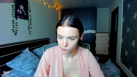 Snapshot of elle_blair chatting on October 2025 02:18:02 PM Luna online show from October 2025 02:18:02 PM