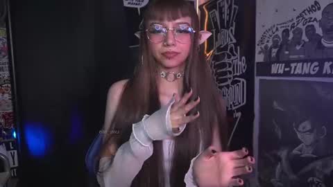 Snapshot of elle_uwu chatting on April 2026 10:56:02 PM follow me on instagram . online show from April 2026 10:56:02 PM
