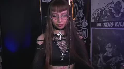 Snapshot of elle_uwu chatting on April 2026 05:41:02 PM follow me on instagram . online show from April 2026 05:41:02 PM