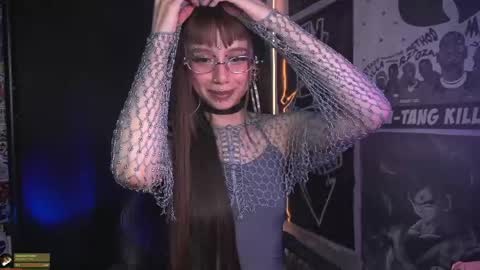 Snapshot of elle_uwu chatting on May 2026 09:11:02 PM follow me on instagram . online show from May 2026 09:11:02 PM