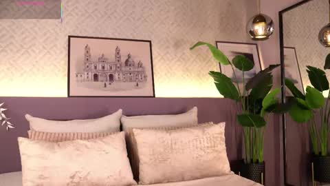 Elle Diane online show from December 2025 10:29:01 PM