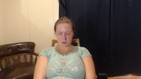 Snapshot of ellemermaid chatting on September 2025 10:26:01 AM elle online show from September 2025 10:26:01 AM