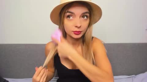 ellen_flow online show from February 2025 08:00:01 PM