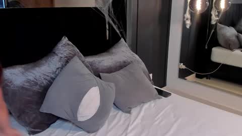 Ellen  online show from November 2025 09:22:01 AM