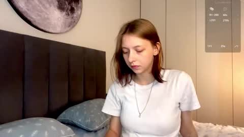 Snapshot of ellie_hollow chatting on September 2025 07:07:01 AM Ellie online show from September 2025 07:07:01 AM