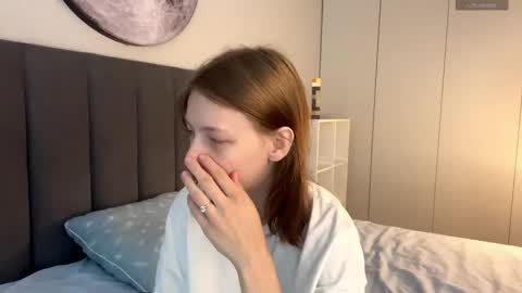 Snapshot of ellie_hollow chatting on September 2025 07:10:02 AM Ellie online show from September 2025 07:10:02 AM