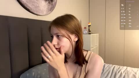 Snapshot of ellie_hollow chatting on September 2025 07:12:01 AM Ellie online show from September 2025 07:12:01 AM