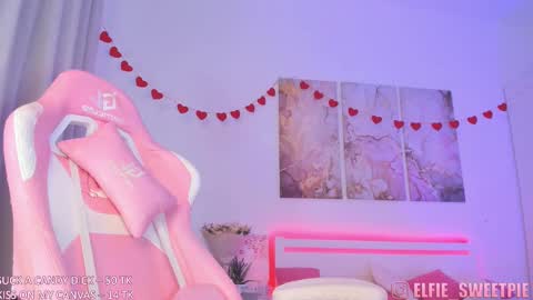 Elly Sweet Pie almost everyday 4-11 AM UTC online show from February 2025 07:38:02 AM