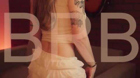 elliecutes online show from October 2025 05:08:01 AM