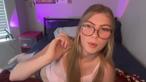 Ellie online show from April 2026 08:58:02 PM