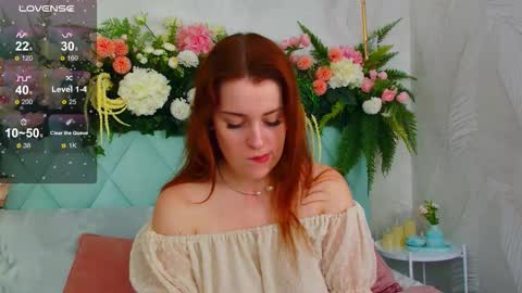 Snapshot of ellielarson chatting on October 2025 05:11:02 PM EllieLarson online show from October 2025 05:11:02 PM